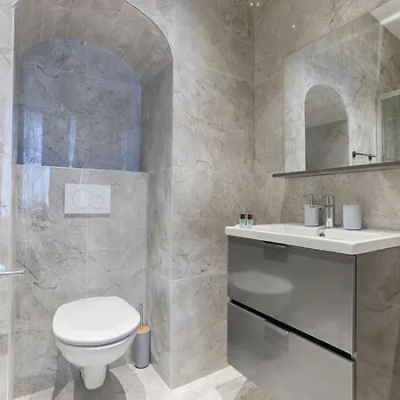 Zen & Luxury 2br Flat - Eiffel Tower Apartment