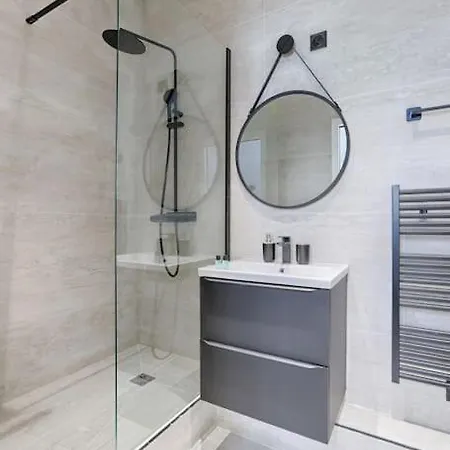 Zen & Luxury 2br Flat - Eiffel Tower Paris